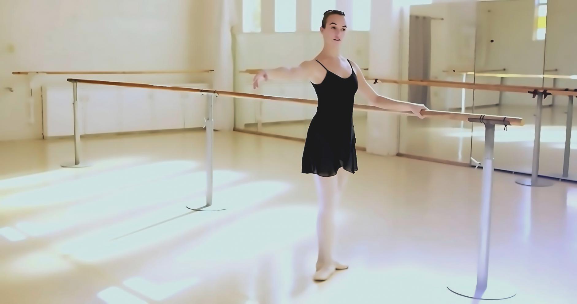 Studenti durante una sessione di danza urbana in studio